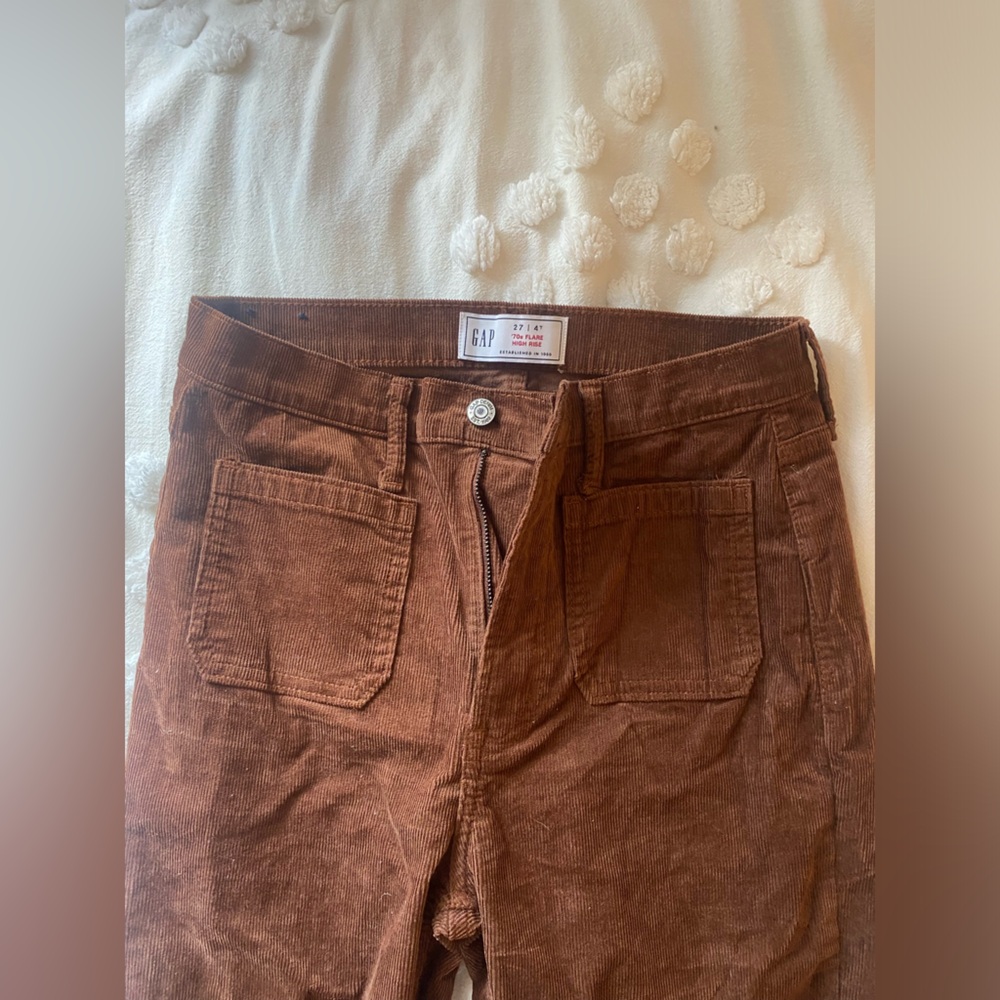 GAP flare high rise corduroys. Size 27. Color: Brown